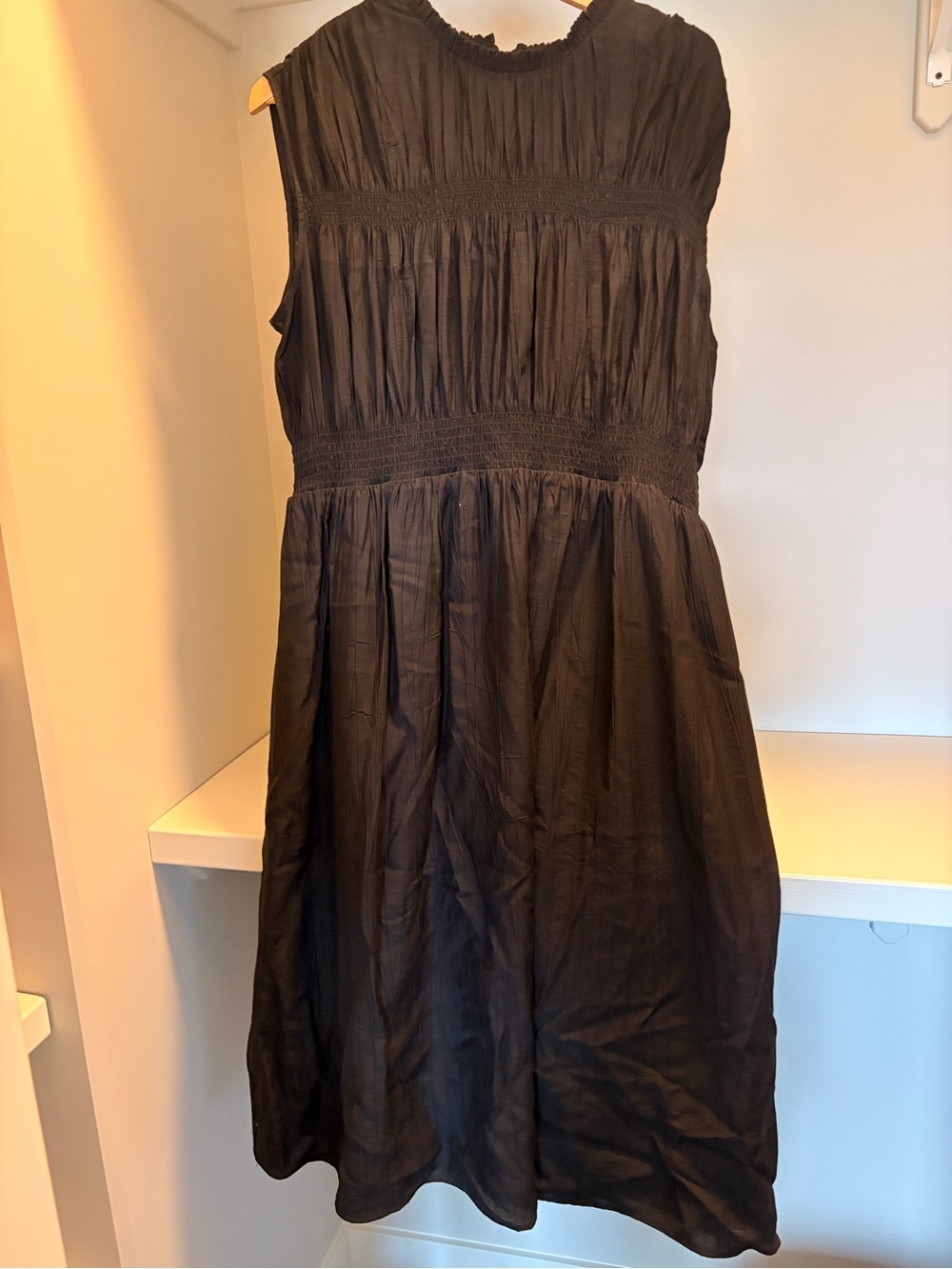 H&M Black Sleeveless Smocked Midi Dress